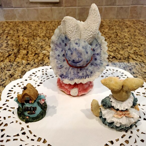 L@@K Three (3) Cute Bunny Rabbit Assortment Figurines - Picture 2 of 6